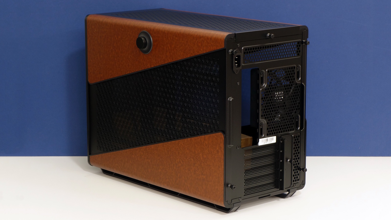 Montech Heritage Pro - Review 2025 - PCMag Middle East