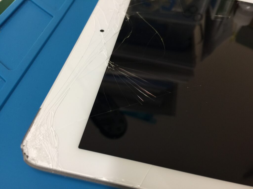 iPad 6 を落下させてしまい画面がひび割れてしまったのでタッチパネル