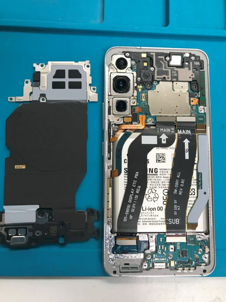 Galaxy s22 バッテリー交換】 膨張で背面が浮いてきた！ – iPhone修理