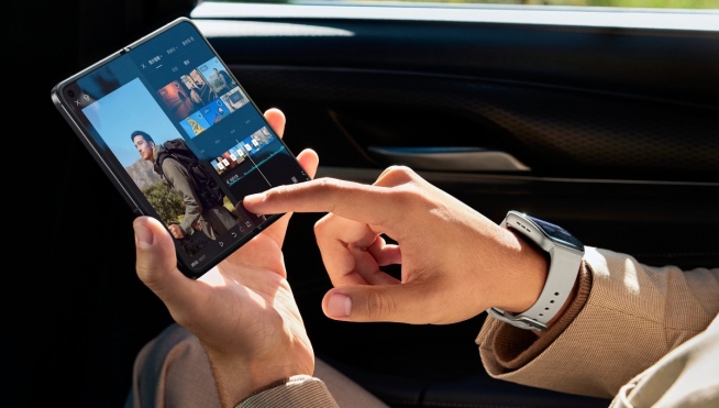 OPPO Find N2」正式発表。カーボン採用と部品削減で一気に軽量化