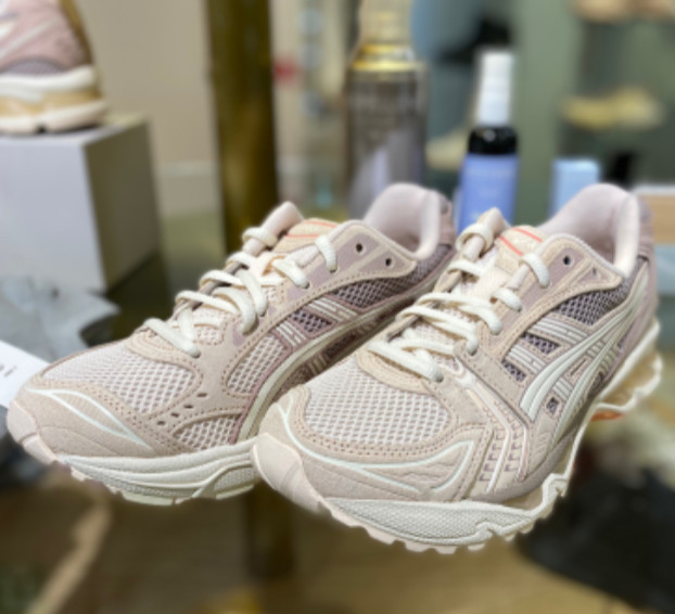 婦人靴売場のスナップ | 大阪タカシマヤ | タカシマヤスナップ