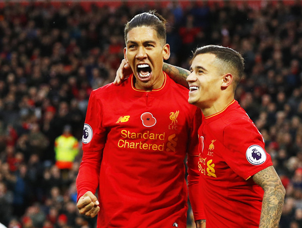 リバプールのプレミア最多得点を演出する「ニセ9番」のフィルミーノ