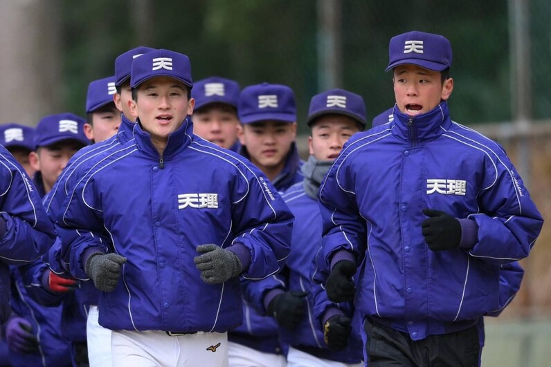 天理】伝統ある紫のユニホームを導く「ダブルキャプテン」（奈良県