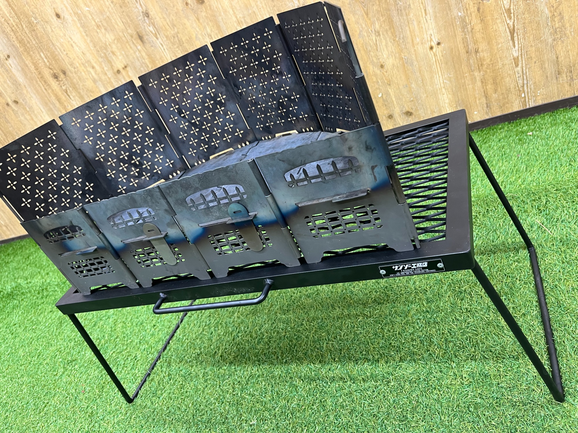 焚き火好き必見！入手困難なロダンとアイアンテーブルが同時入荷