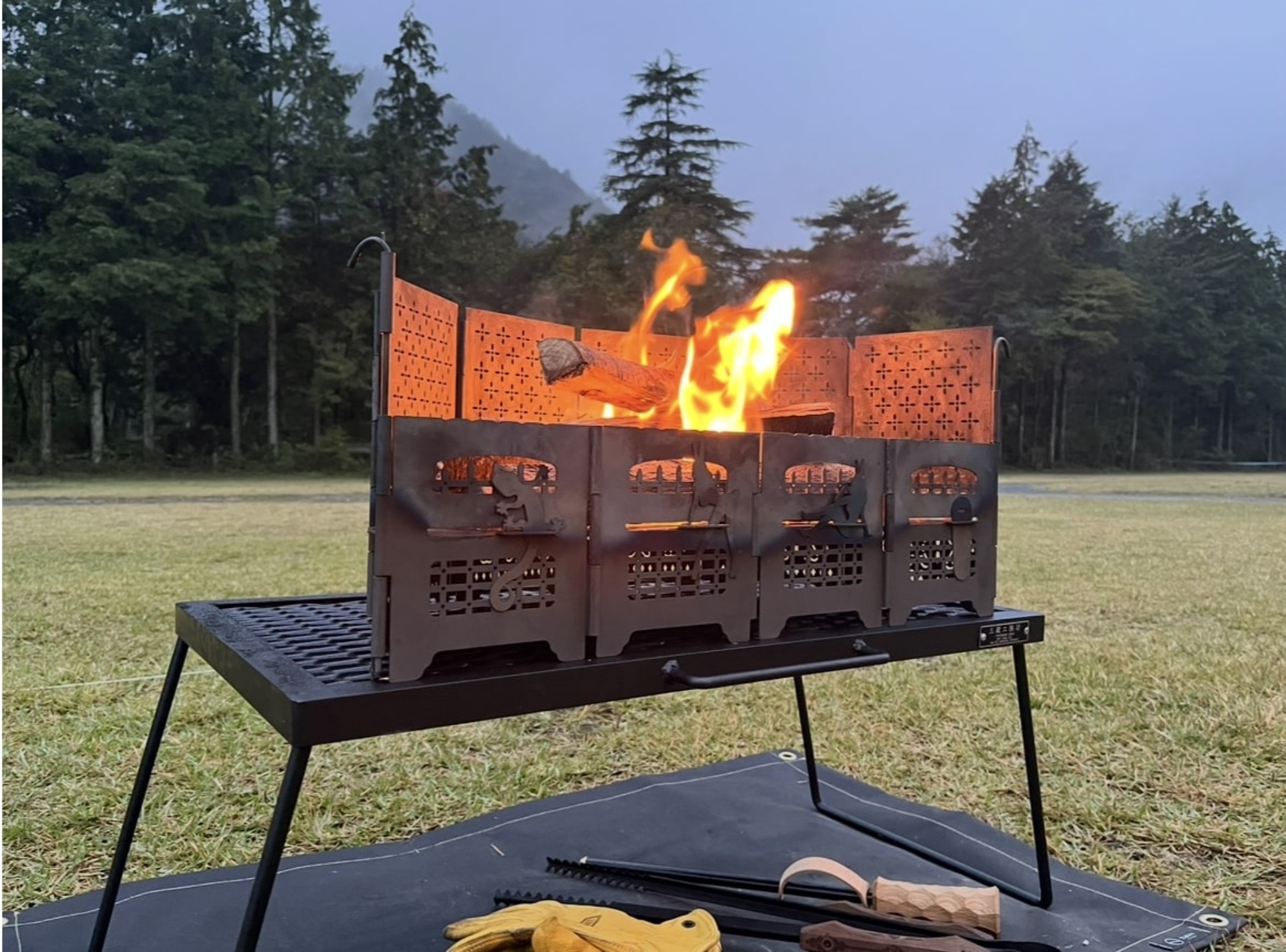 まだまだ手厚い人気を誇るサンゾー工務店の焚火台「ロダン」が入荷