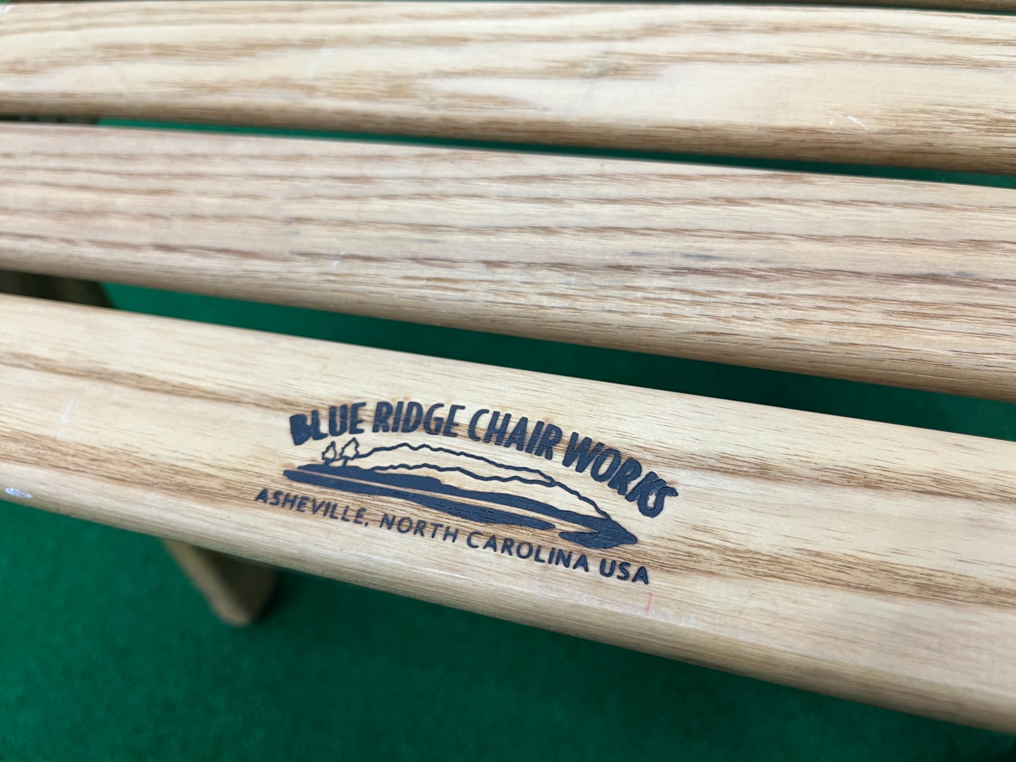 古き良き木材の温かみを感じるブルーリッジのカロリナスナックテーブル