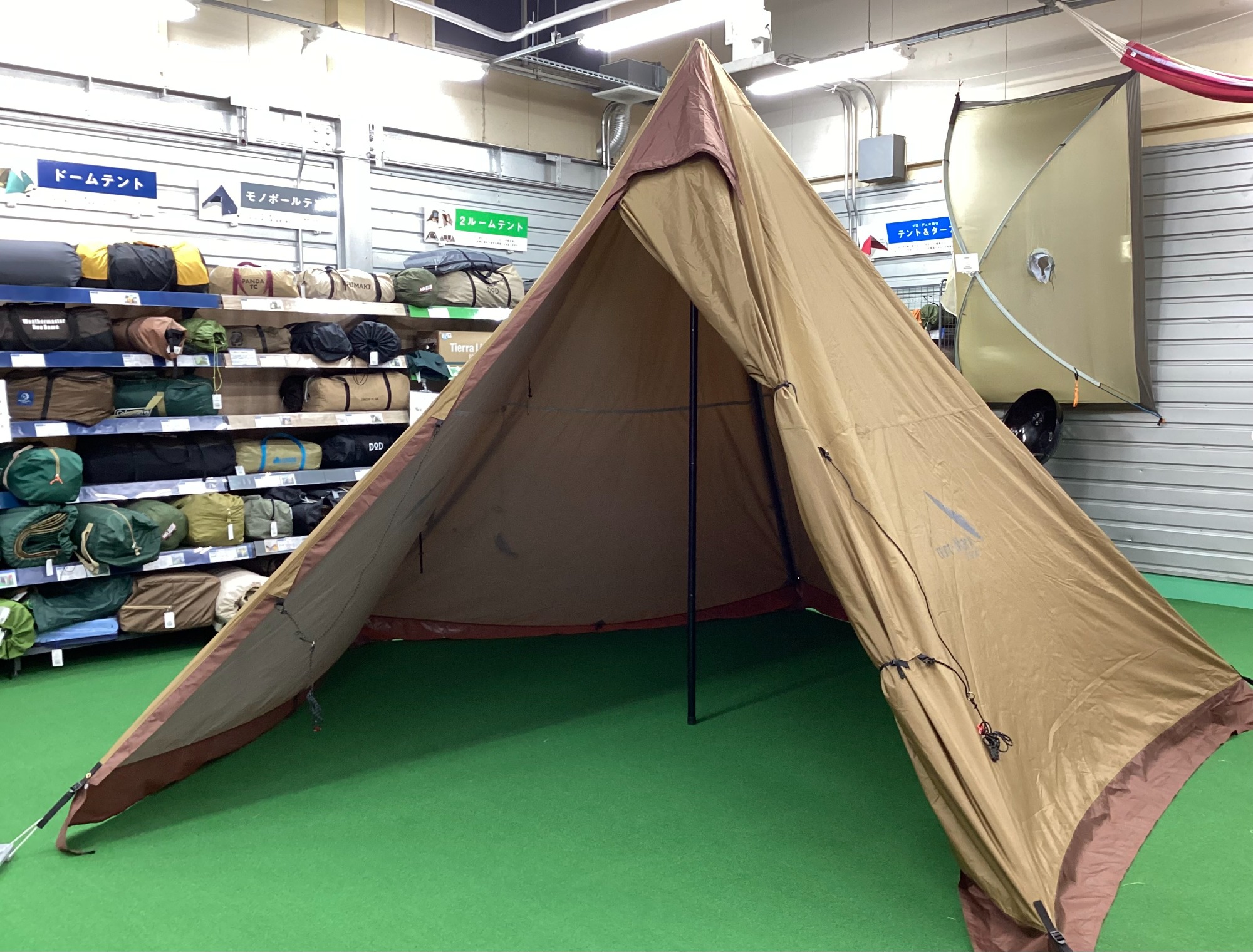 軽量かつ耐水性を誇るモノポールテント「サーカスST」をご紹介