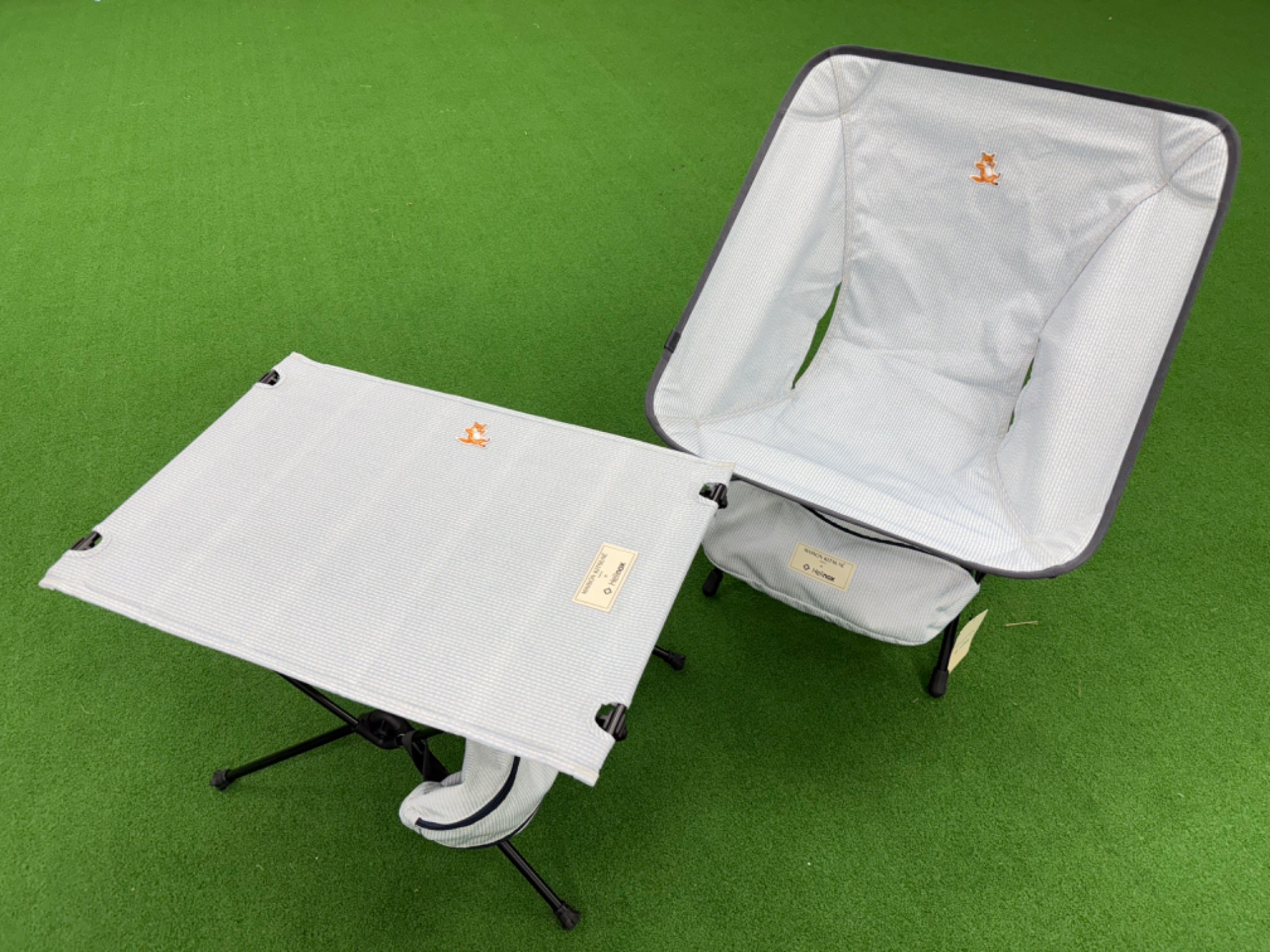 きつねの刺繍がかわいい！ヘリノックス×メゾンキツネコラボのテーブル