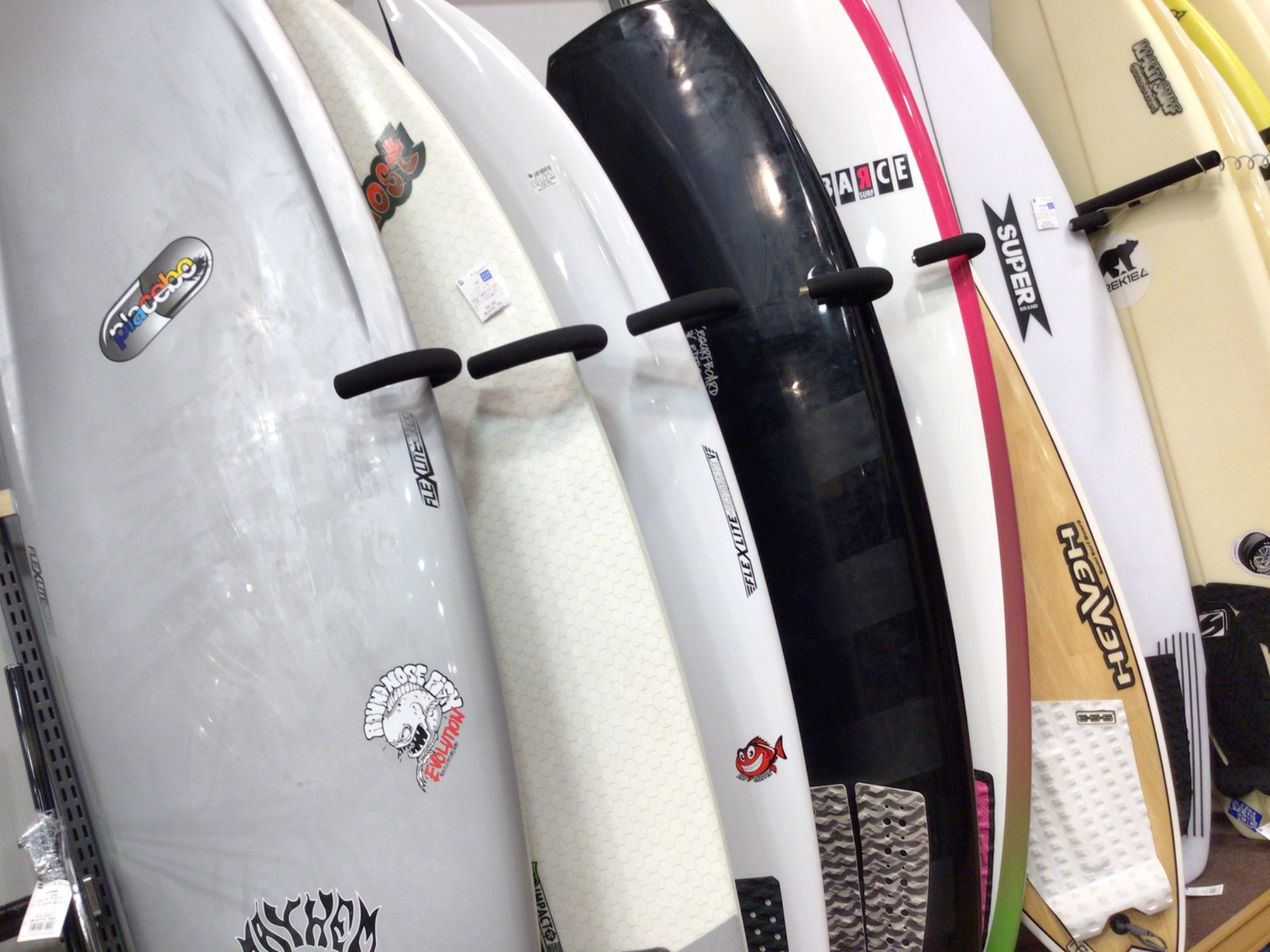 人気のPLACEBO、JUSTICEよりサーフボードご紹介！！[2024.06.06発行