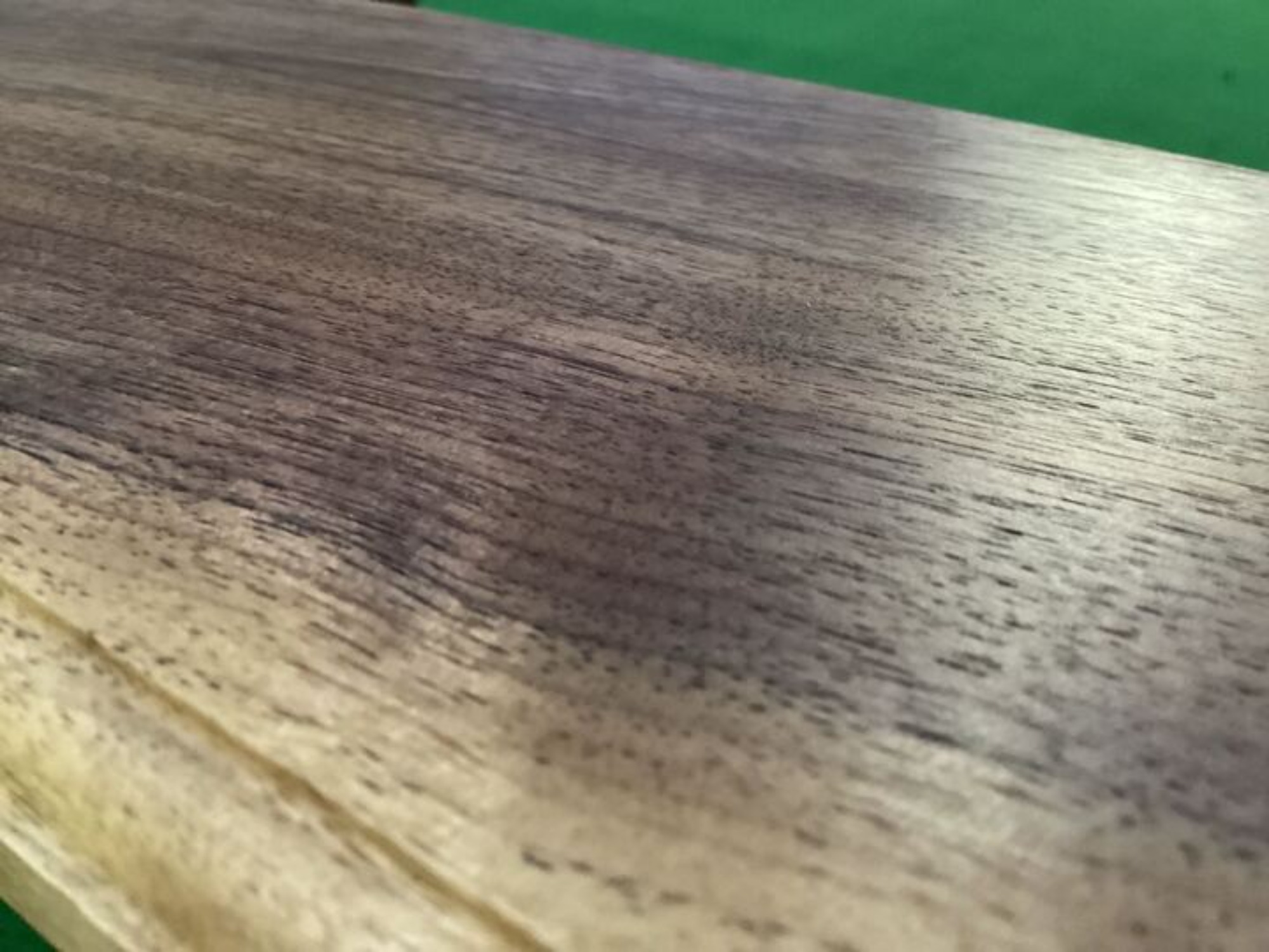 ウォールナットが生み出す至極のアウトドアテーブル NORAsフレーム