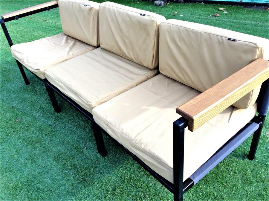 もはや家具！アウトプットライフ（OUTPUT LIFE）の3人用エアグランプ