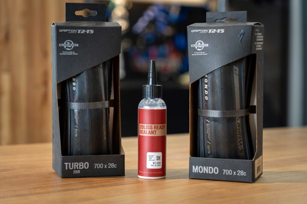 スペシャライズドが誇る最高級クリンチャータイヤ「TURBO COTTON」をご