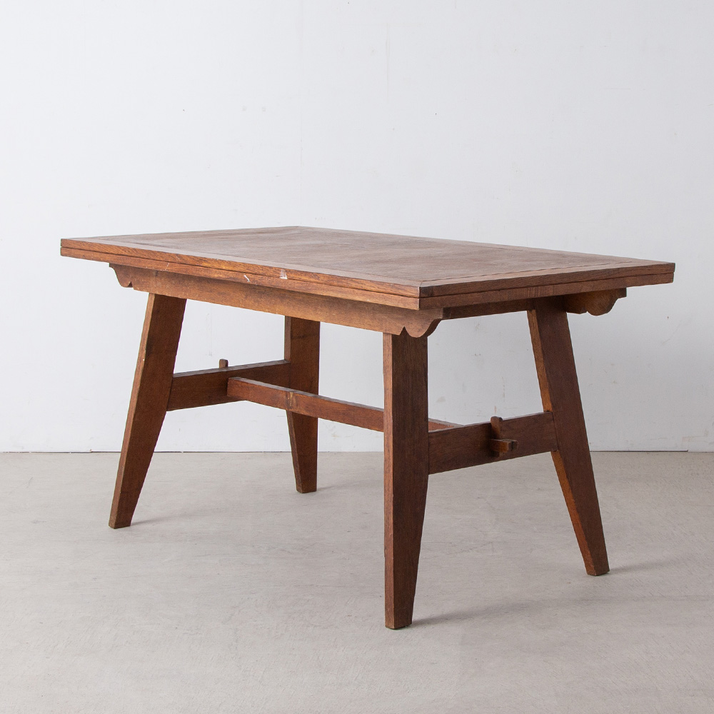 stoop | Dining Table in Oak by René Gabriel