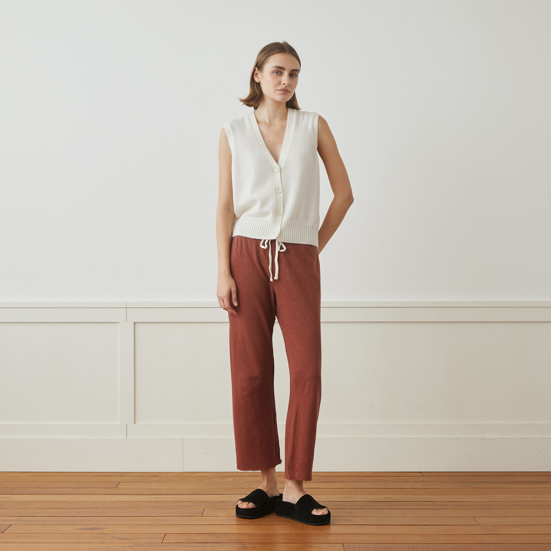 サンランド カシミヤコットン Vネックベスト WCCN2566