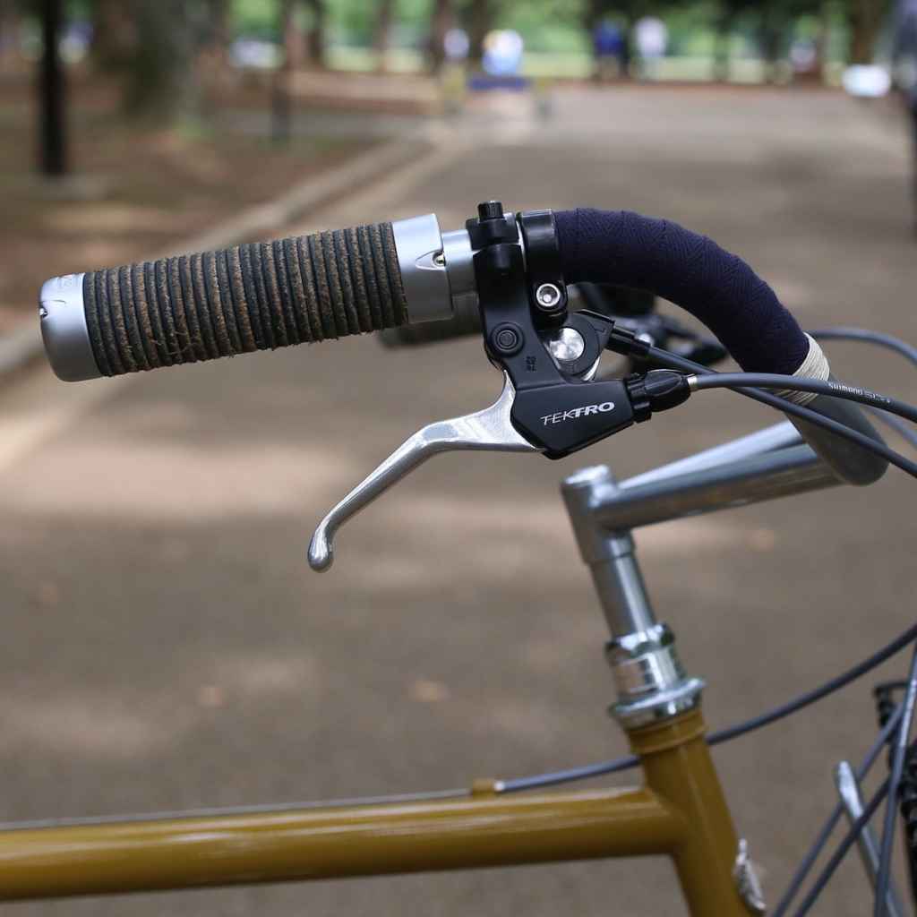 BROOKS* plump leather grip (black) - BLUE LUG ONLINE STORE