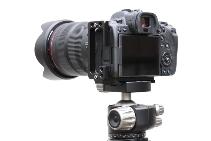 三脚使用時の操作性、快適性が向上!Leofoto(レオフォト)L型プレートの