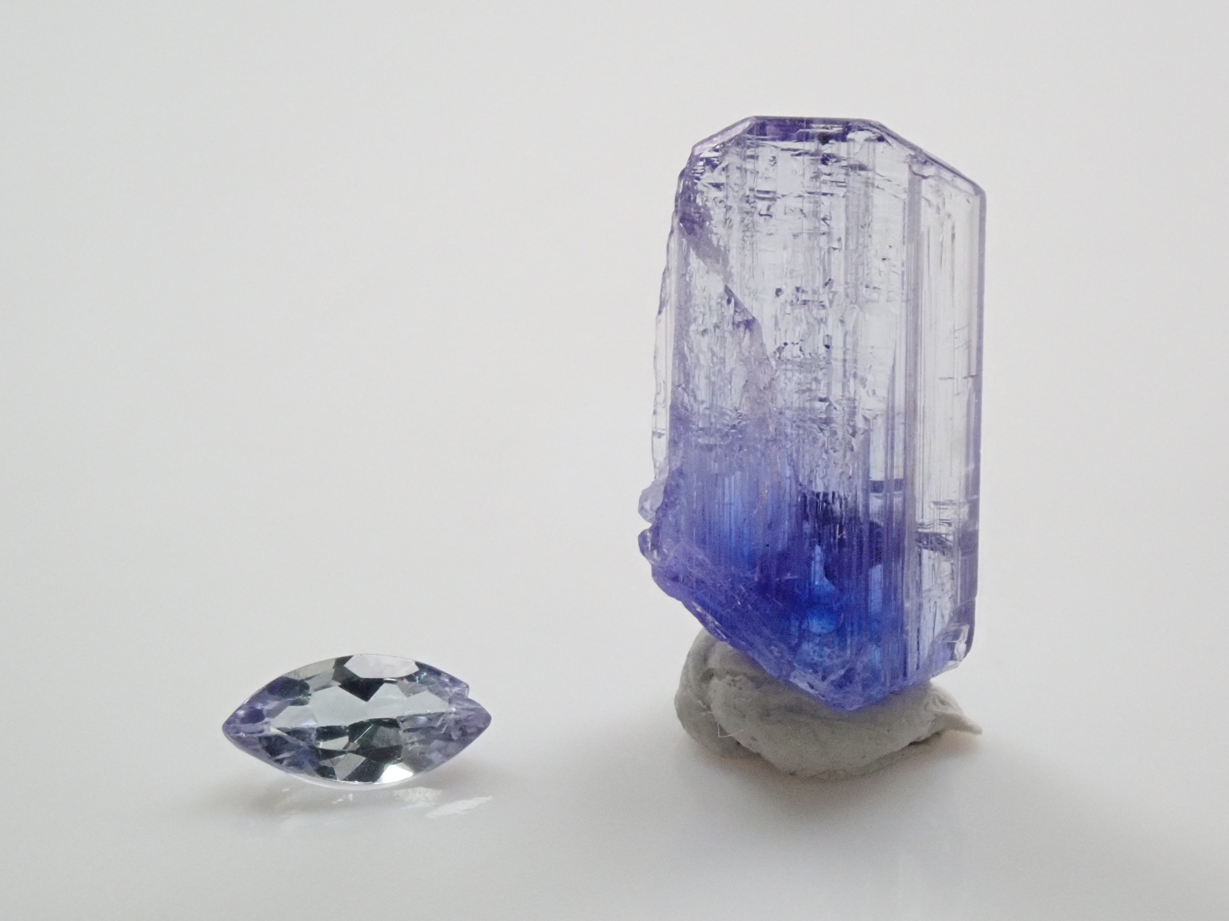 バイカラータンザナイト 3.018ct原石