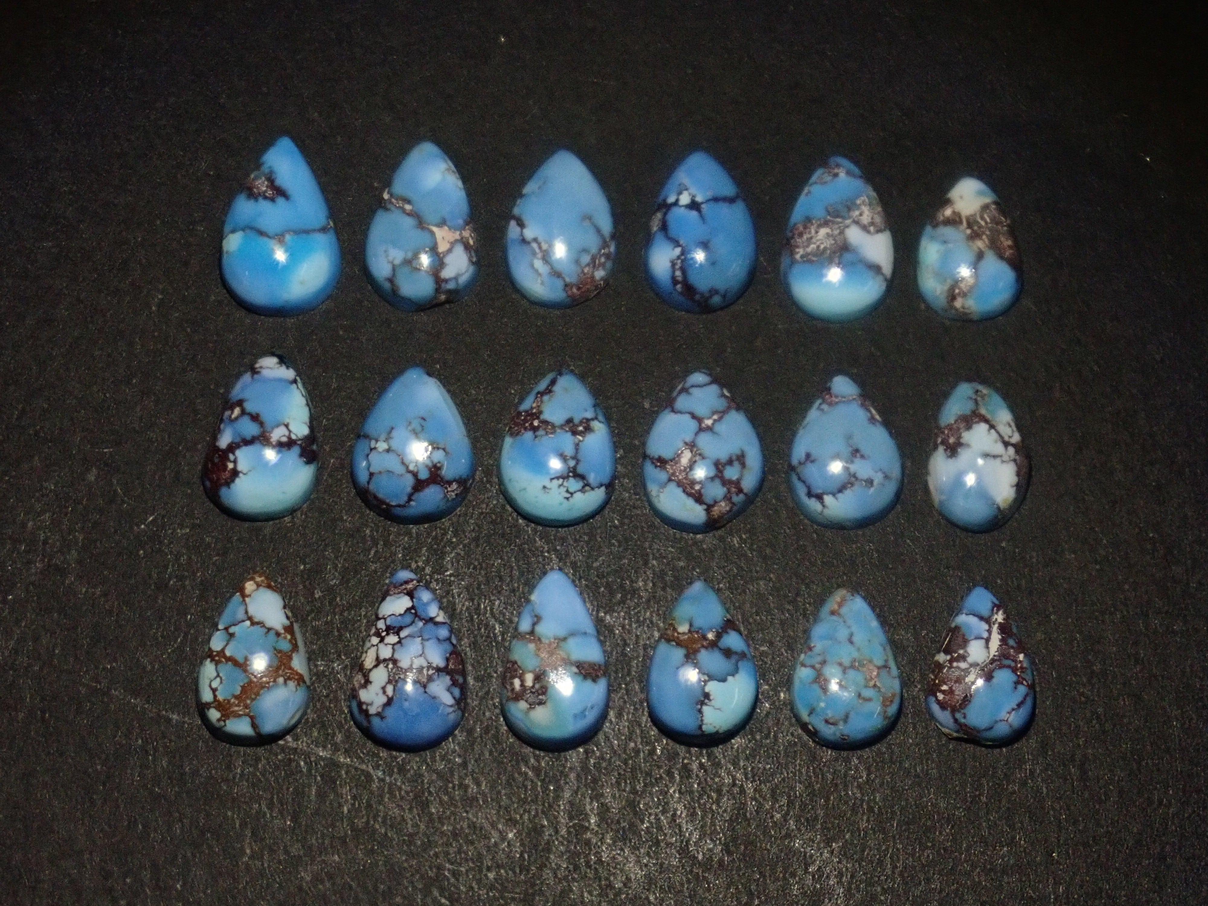 限定18石》カザフスタン産ゴールデンヒルターコイズ（トルコ石,12月