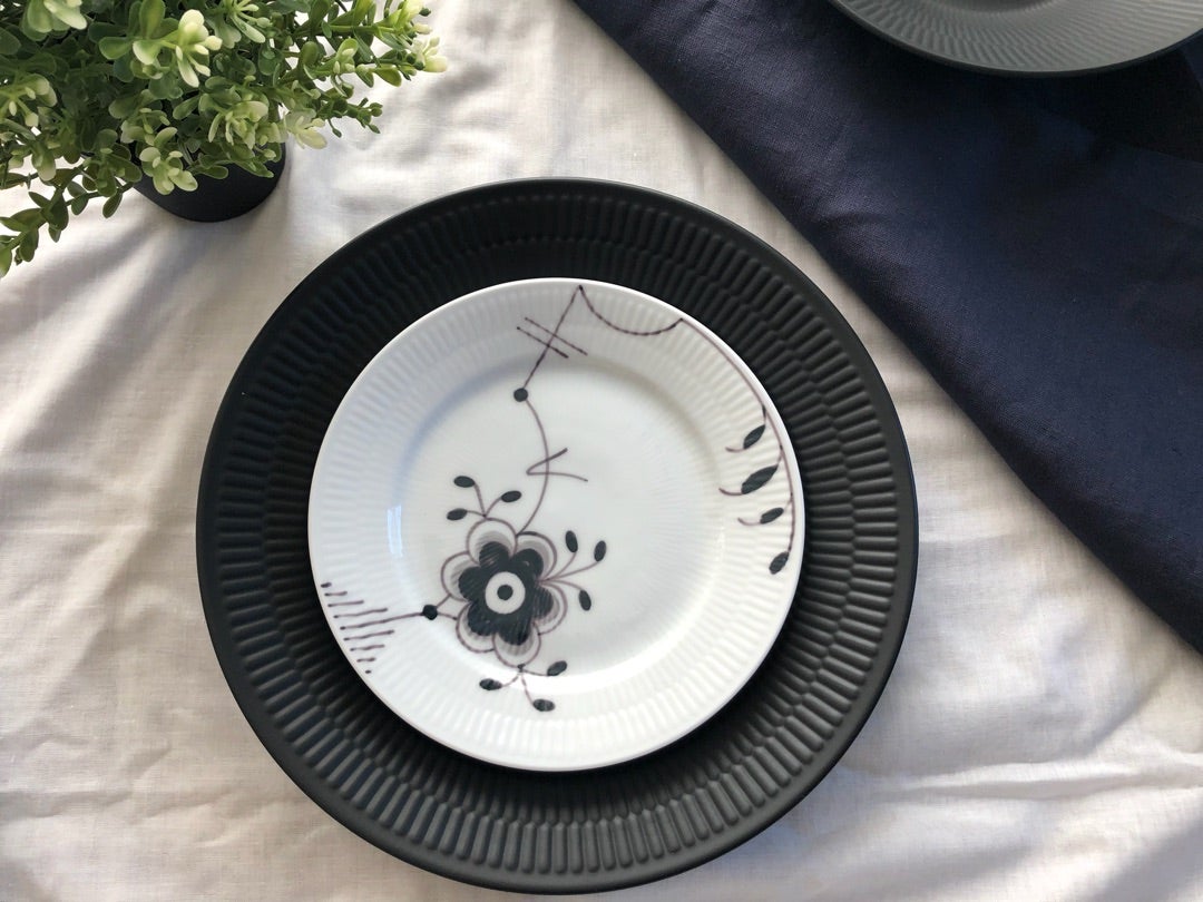 本店と通販でしか売っていない『ロイヤルコペンハーゲンのブラック