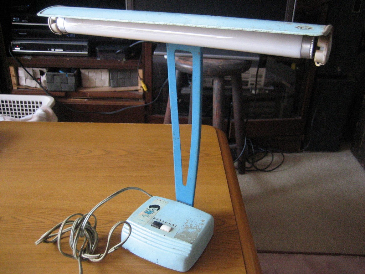 昭和レトロ 昭和30年代の卓上蛍光灯スタンドのメンテナンス | 路地裏の
