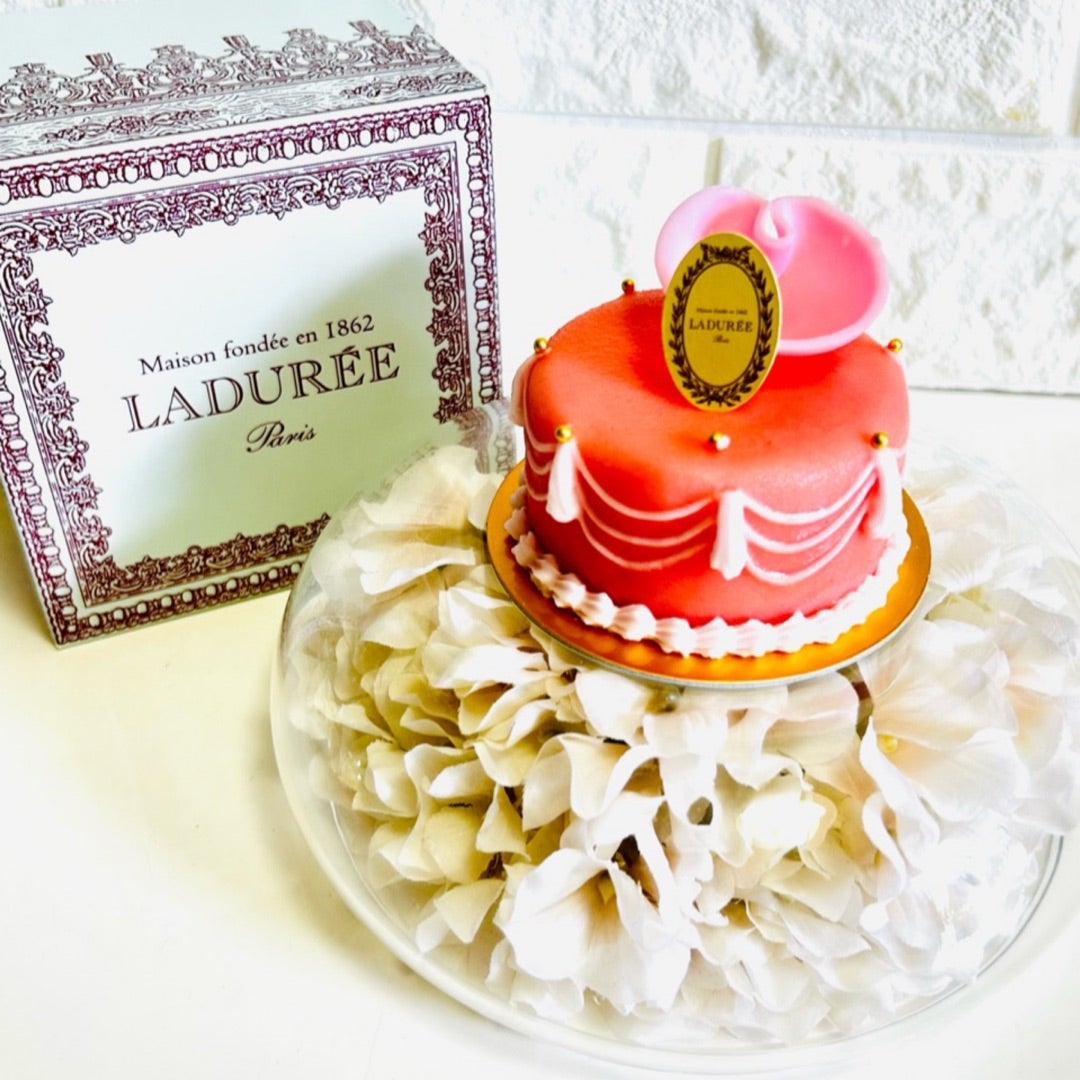 マリーアントワネットをイメージしたローズ香るキュートで華やかな