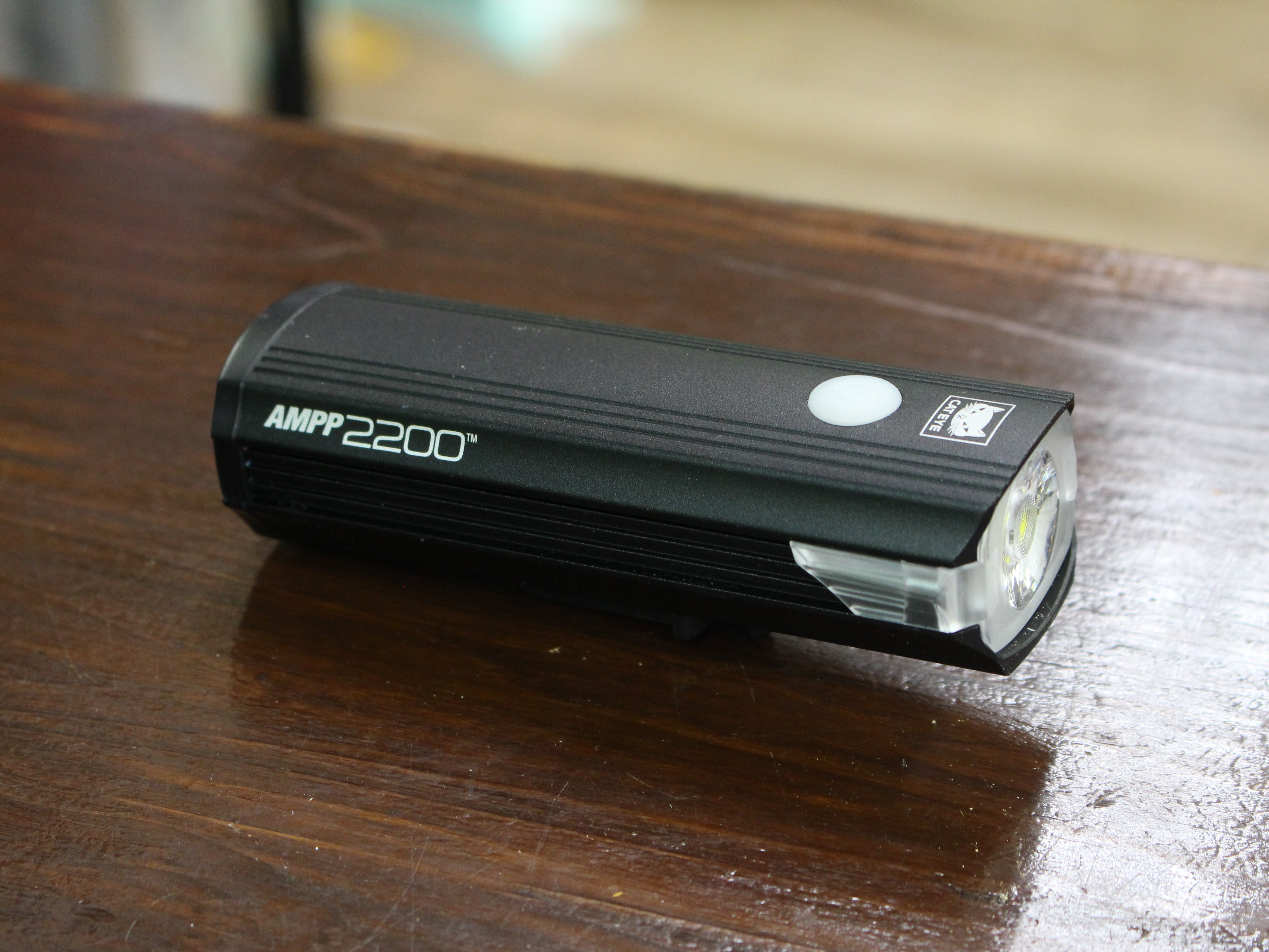 シリーズ最高の明るさなフラッグシップモデル！CATEYE AMPP2200 | 伊丹