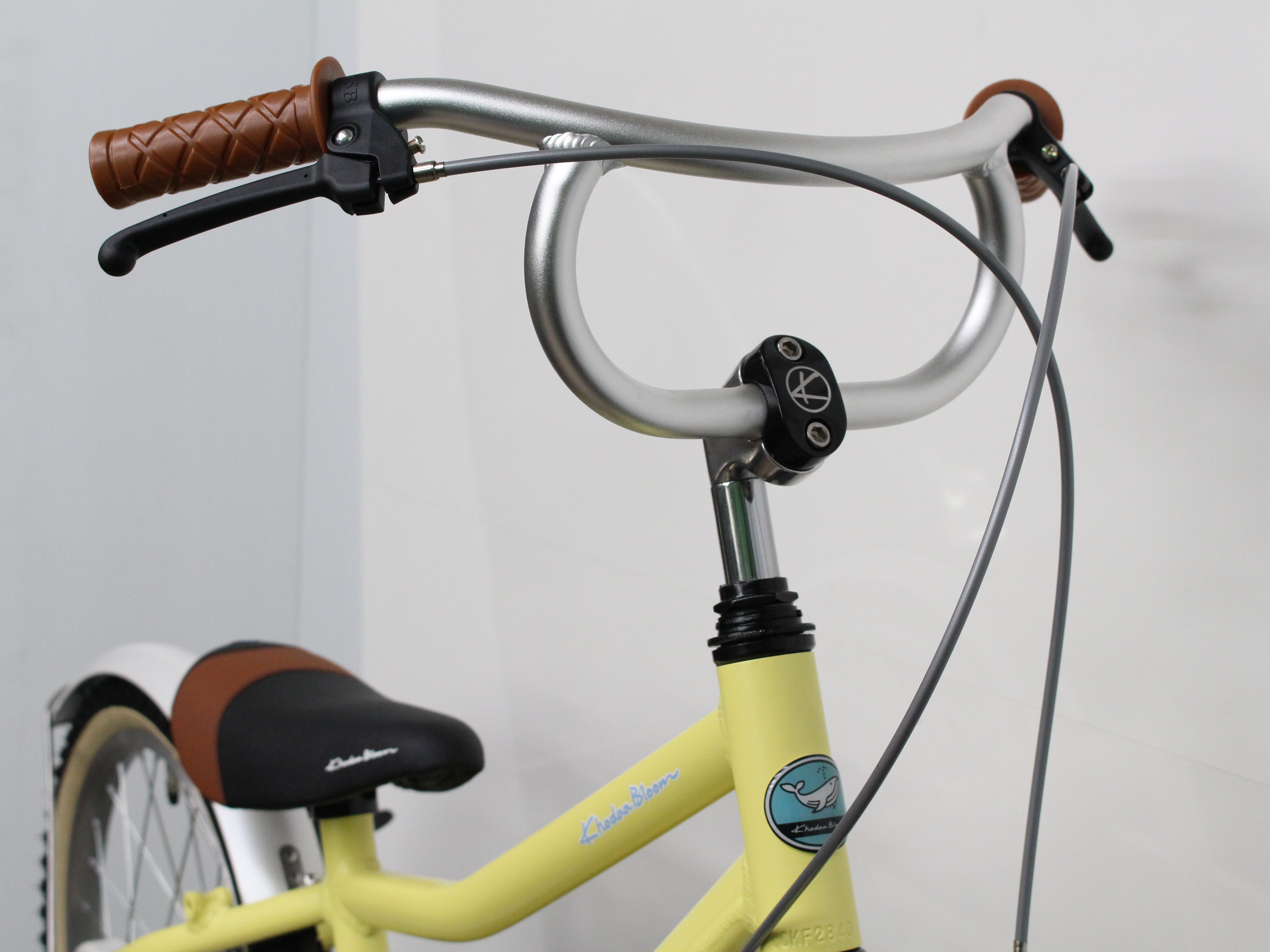 寄り添う18インチ自転車。KhodaaBloom asson K18！ | 伊丹のカンザキブログ