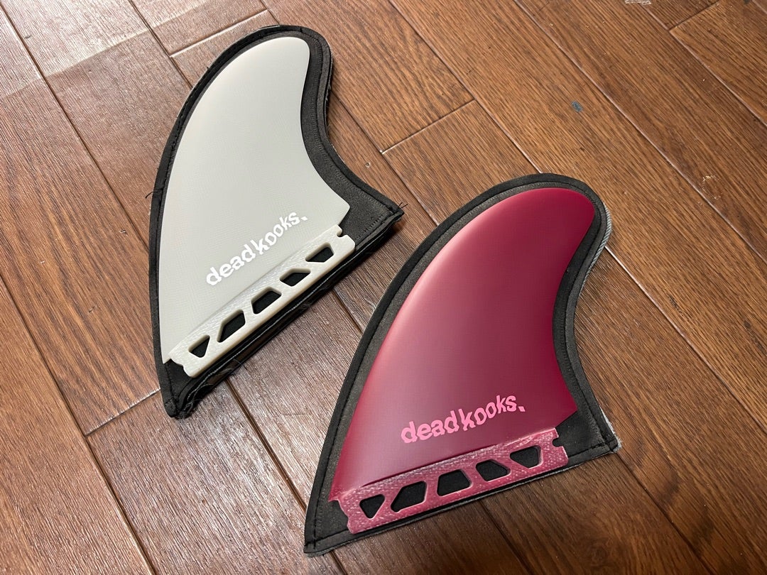 deadkooksの名作アップライトが久しぶりに入荷！ツインフィン比較