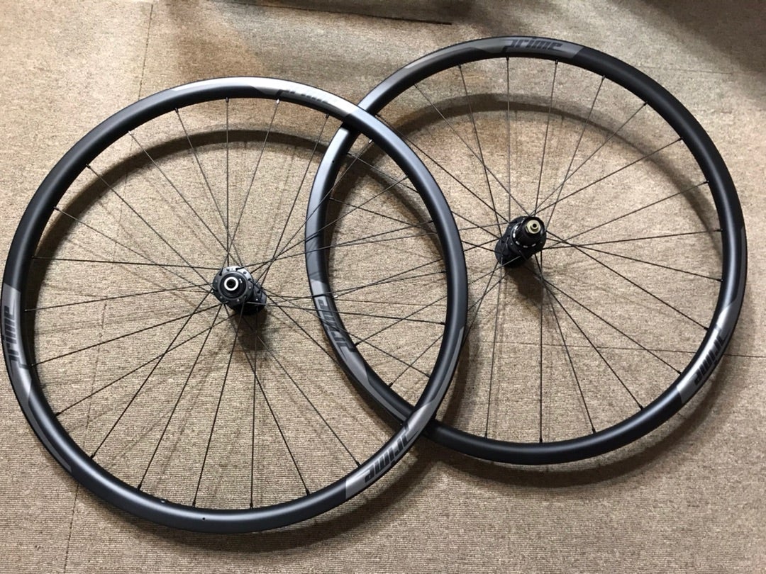 Prime RR-28 V2 カーボンクリンチャーディスクホイールセット…って