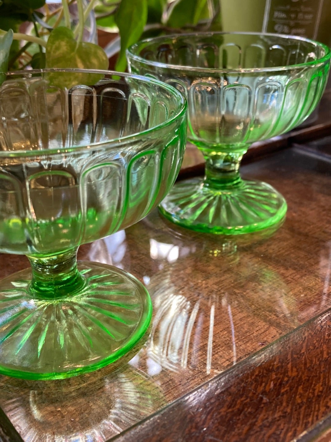 アメリカビンテージ＊ホッキンググラス社のウランガラス