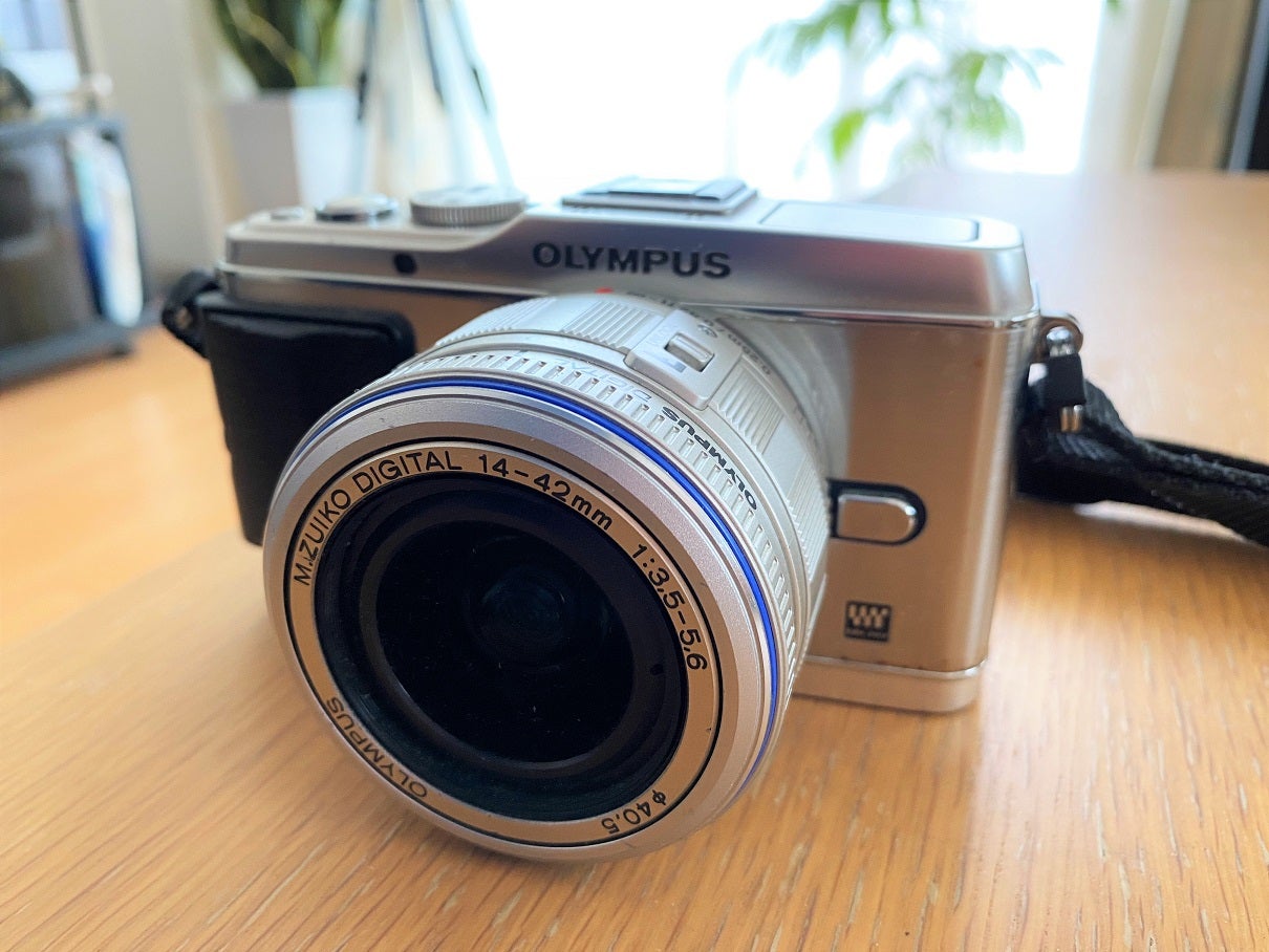 お気に入りのミラーレス一眼『オリンパス PEN E-P3』と望遠レンズの