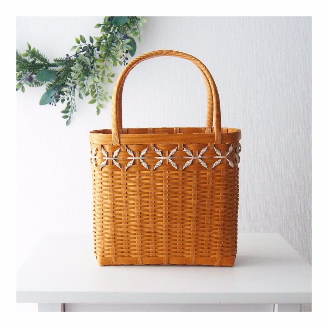 花模様のかごバッグ | Tannoはじめてのエコクラフト・クラフトバンド