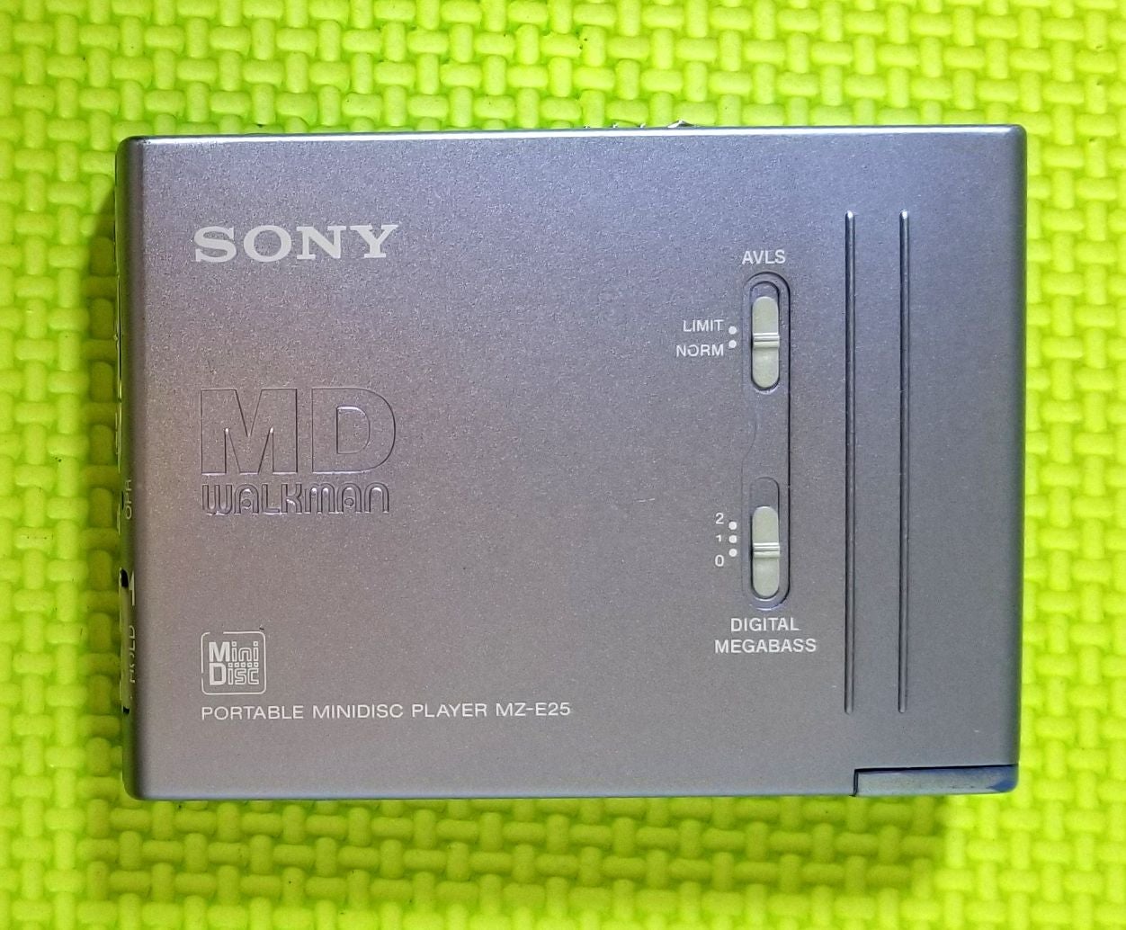 MDポータブルプレーヤー SONY MZ-E25 MDLP非対応 完動品 | 驚愕の高