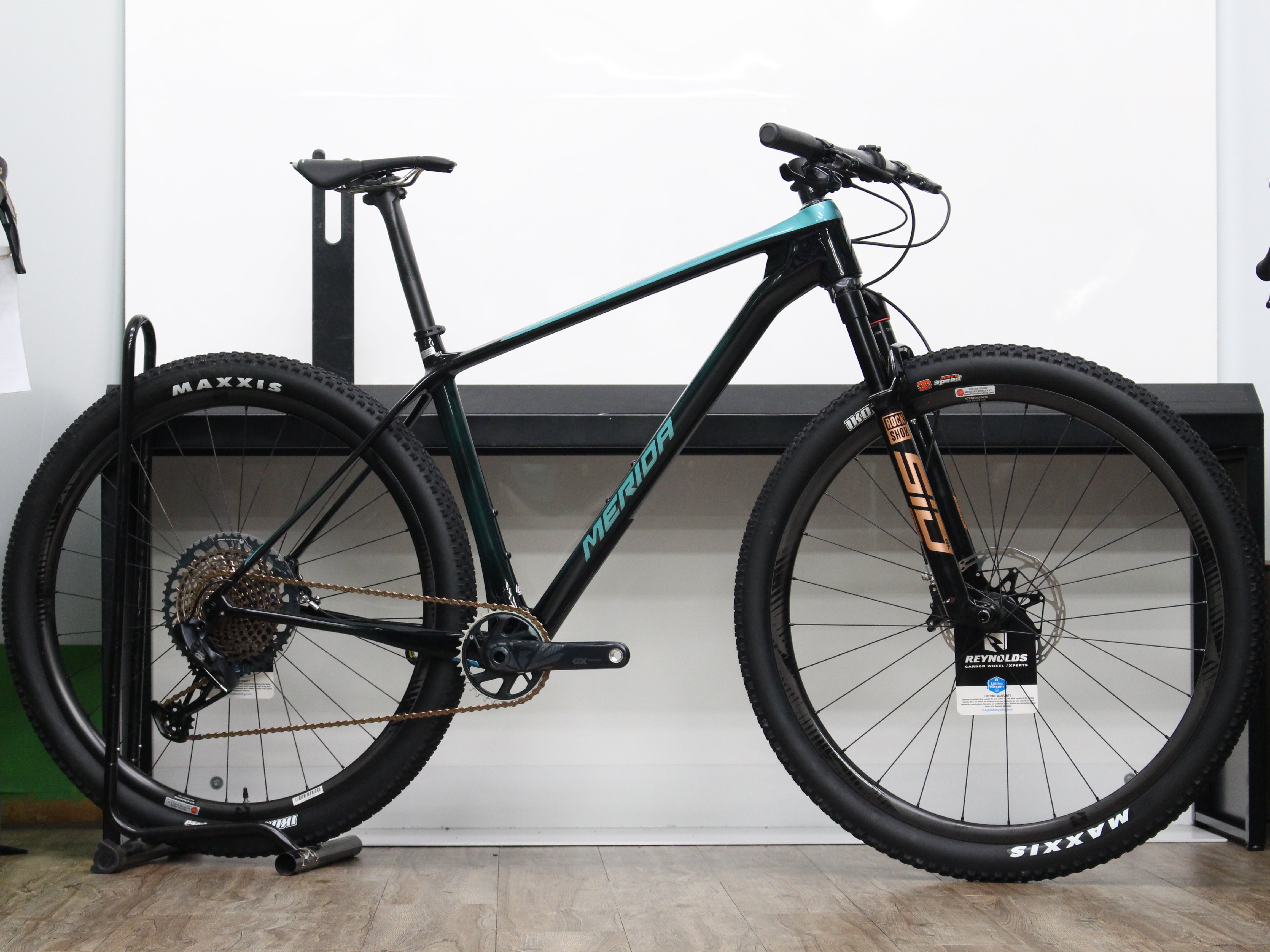 イタカン現在展示のオススメマウンテンバイク | 伊丹のカンザキブログ