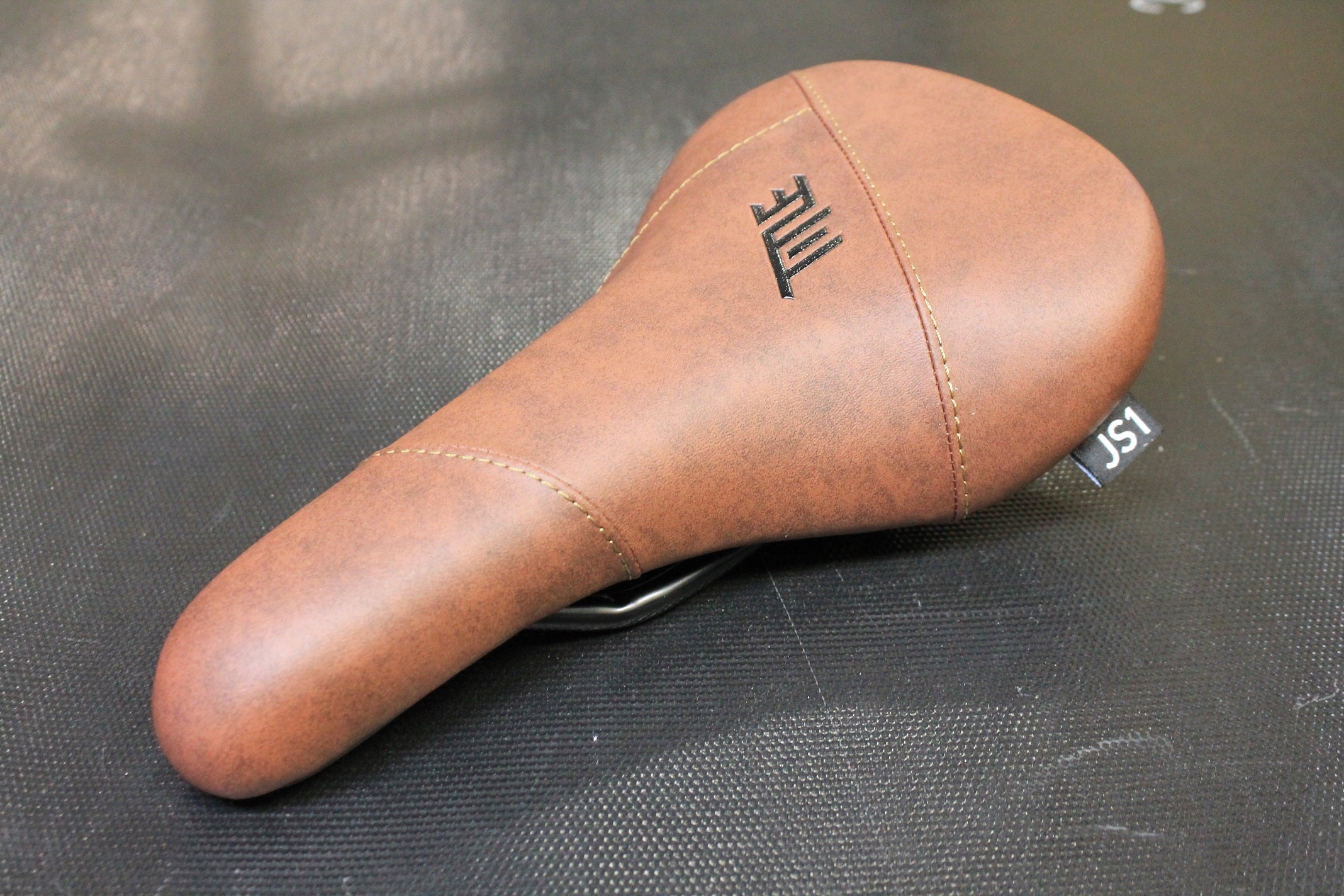 ダートジャンプ用のパーツやフレームのご案内です。 | スタッフブログ