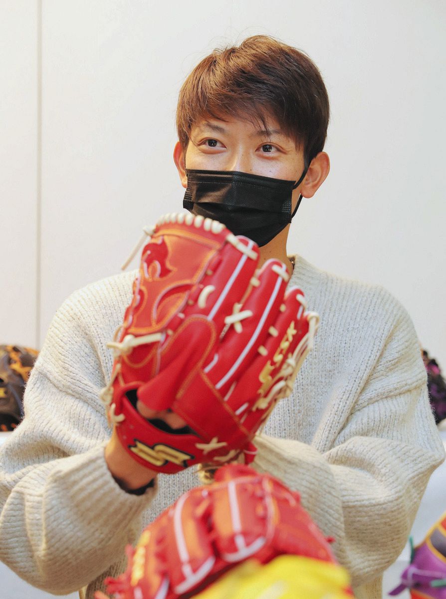 中日・岡田俊哉、新グラブには3桁背番号入れず「すぐ21番を付ける