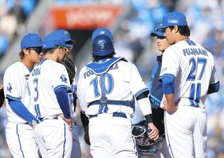 ロッテ】岡大海の逆転サヨナラ弾バットをプレゼント 殊勲の一発で折れ