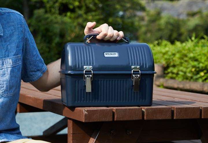 ネイビーもイイね！スタンレーのランチボックスが再販決定