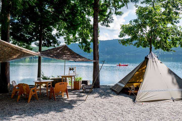 薪ストーブの煙突用穴付き四角形のワンポールテントが誕生