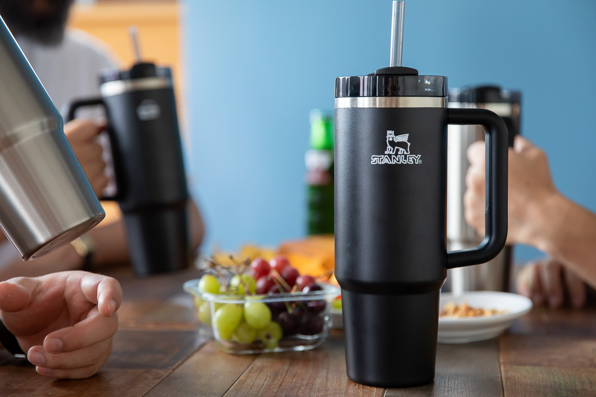 よく見たらベアロゴまで手書き！スタンレー×ナイジェル グラフのコラボ