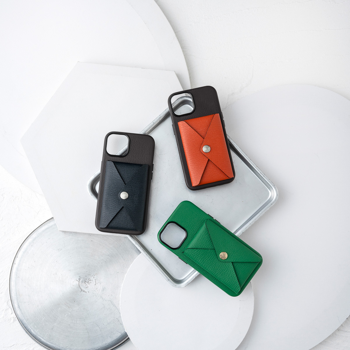 使い勝手も雰囲気も◎。ラルコバレーノのレザーケースに