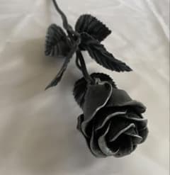 最終値下げ ウクライナ製 スチール バラの花の置物 アンティーク調