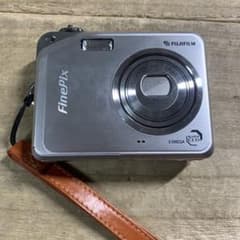 Fujifilm FinePix V10 コンパクトデジタルカメラ 動作確認済 - メルカリ