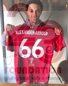 リヴァプール アーノルド 19-20優勝記念 サインユニフォーム - メルカリ