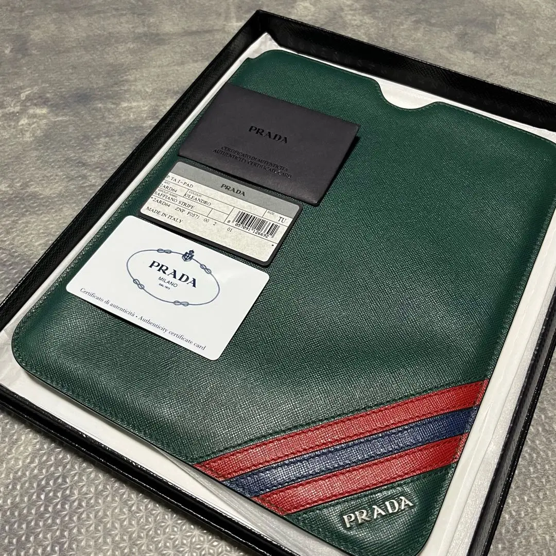 2026年最新】プラダ PRADA iPadケースの人気アイテム - メルカリ