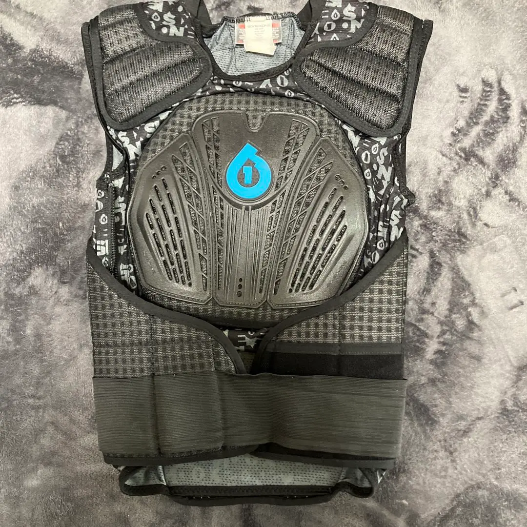 2026年最新】sixsixoneの人気アイテム - メルカリ