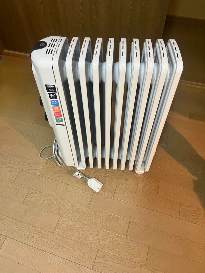 DeLonghi オイルヒーター コンパクト Amazon | De'Longhi (デロンギ) ミニオイルヒーター NJ0505E 小型軽量