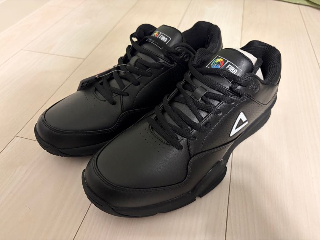 未使用 peak バスケレフリーシューズ 26.5 - メルカリ