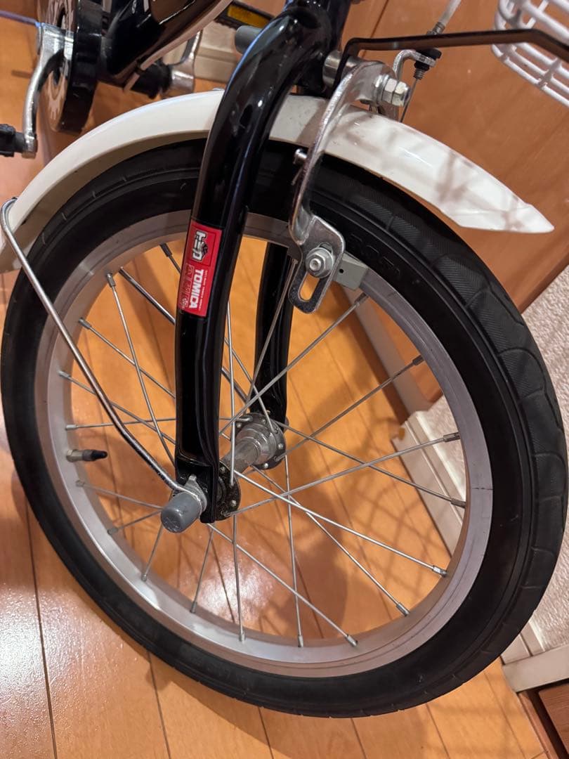 引き取り限定］16インチ子供自転車 トイザらス トミカ ヘルメット付き