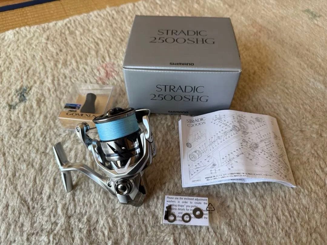 23 ストラディック 2500SHG 美品 ゴメクサスノブ付 純正ノブ未使用 23 ストラディック 2500SHG 美品 ゴメクサスノブ付 純正ノブ未使用 23